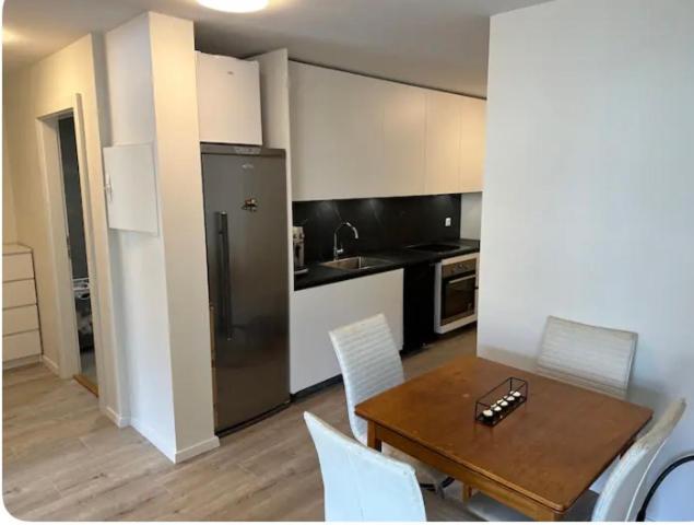 Apartment Close To The Airport 케플라비크 외부 사진